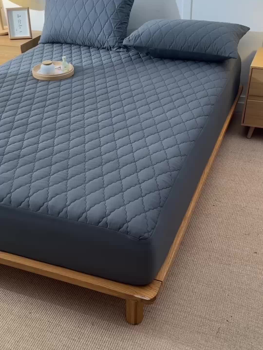 1 Protetor de Colchão Luxuoso e Confortável Impermeável - Lençol Ajustável em Camadas, Capa Completa para Cama Cor Sólida - Ideal para Quartos e Hotéis, Beliches e Casas de Estudantes, Bege Claro Respirável Lavável na Máquina (Capa Não Incluída)