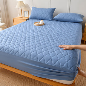 1 Protetor de Colchão Luxuoso e Confortável Impermeável - Lençol Ajustável em Camadas, Capa Completa para Cama Cor Sólida - Ideal para Quartos e Hotéis, Beliches e Casas de Estudantes, Bege Claro Respirável Lavável na Máquina (Capa Não Incluída)